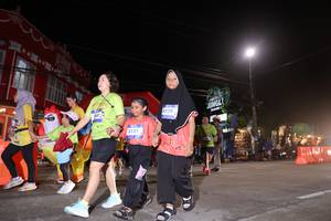 BIB: 3121, 3229
                            <button type="button" onclick="openModal(26260762)" class="btn btn-primary btn-sm float-right btn-popup" data-toggle="modal" data-target=".modal-high-quality">
                        <i class="fas fa-shopping-cart"></i> Add to Cart
                    </button>
                                            <button type="button" onclick="isThisMe(26260762, true)" class="btn btn-success btn-sm float-right btn-popup btn-isme hidden" data-toggle="tooltip" data-placement="bottom" title="นี่คือรูปของคุณใช่ไหม คลิกที่นี่เพื่อเอาเข้าอัลบั้ม">
                        <i class="fas fa-plus"></i> Add to album
                    </button>
                    <button type="button" onclick="isThisMe(26260762, false)" class="btn btn-warning btn-sm float-right btn-popup btn-isnotme hidden">
                        <i class="fas fa-ban"></i> Remove from album
                    </button>